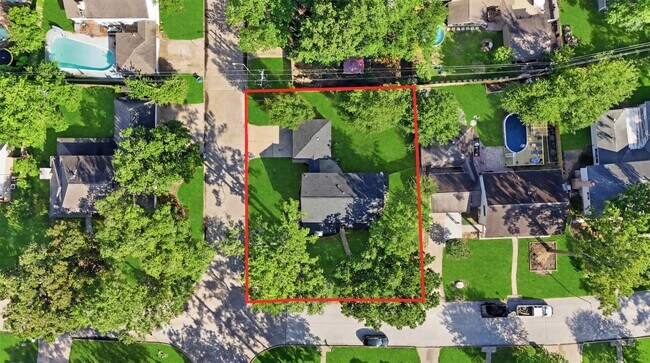Building Photo - 3930 Cypress Hill Dr