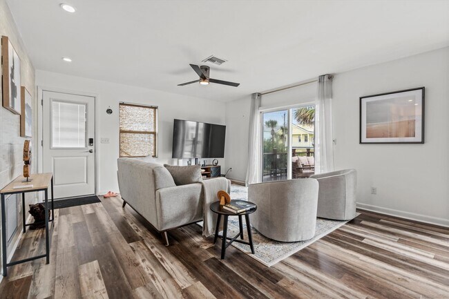 Building Photo - 9 3rd St