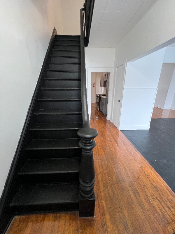 Building Photo - 194 Main St