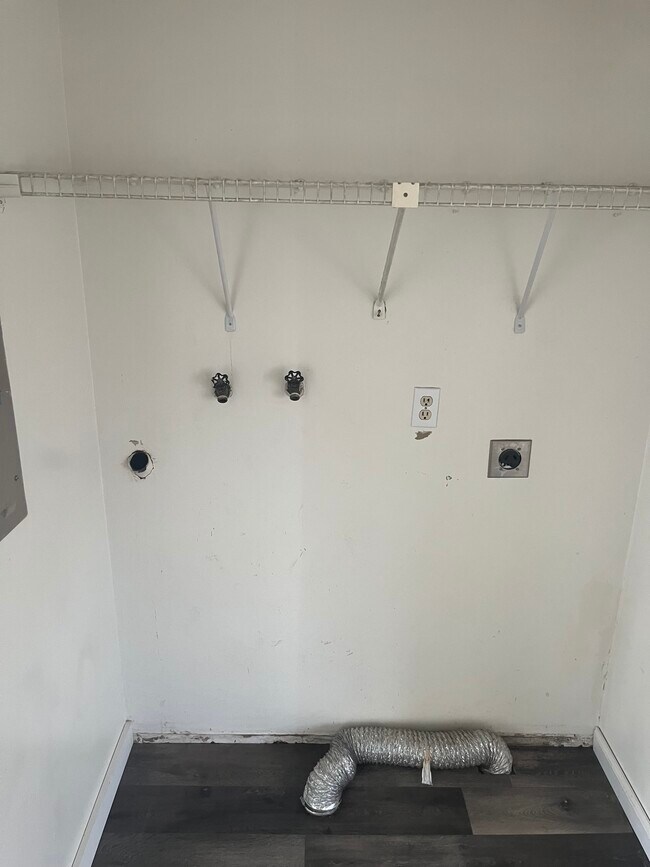 Building Photo - Vernal 4 Plex