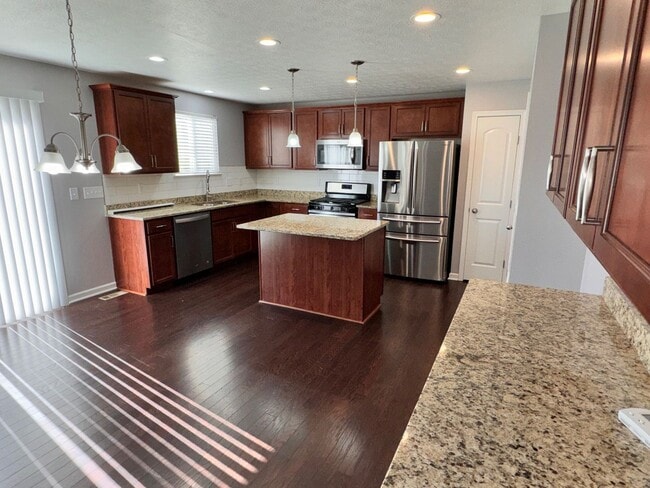 Building Photo - 4-Bedroom House for Rent