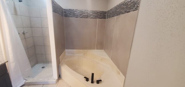 Building Photo - 11315 Lands End Cir