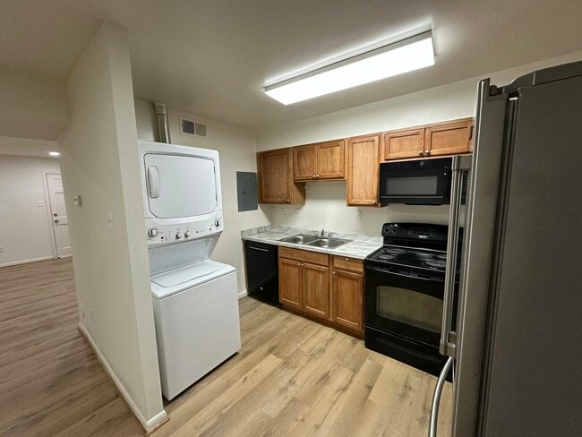 Building Photo - 1515 Stowmarket Ct