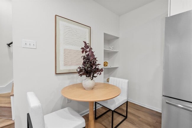 Building Photo - 407 Park Ave