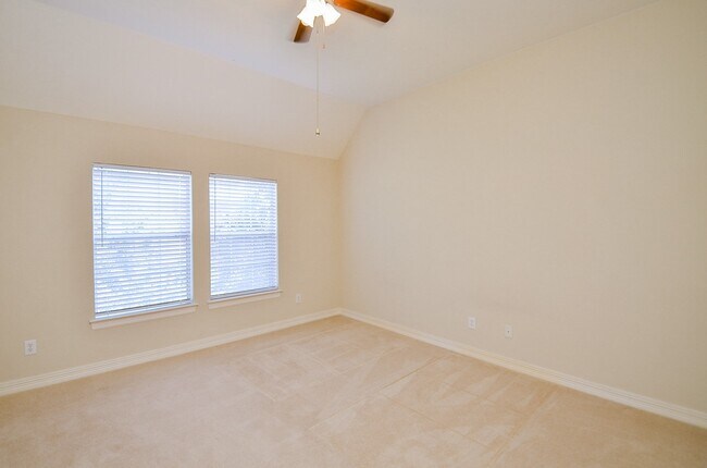 Building Photo - 7934 Woodcrest Ct