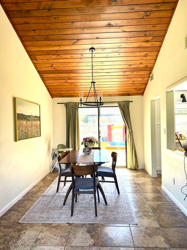 Building Photo - 350 Sailfish Dr