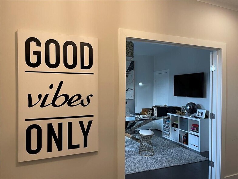 Building Photo - 1948 Maritime Wy