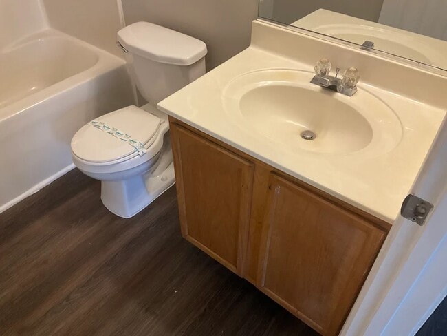 Building Photo - 328 Tanner Ct