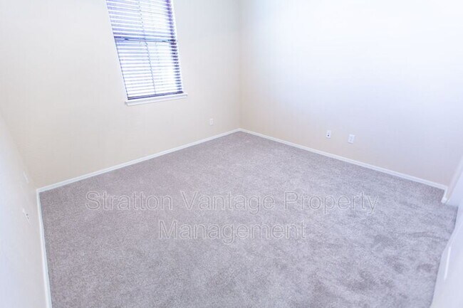 Building Photo - 1701 W Flamingo Dr