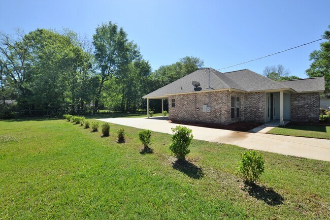 Building Photo - 4836 Rollins Rd
