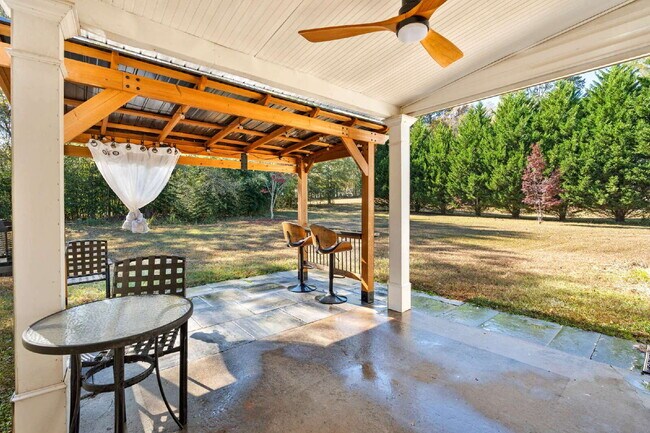 Building Photo - 3 Bedroom Ranch in Golf Cart Area of Senoia