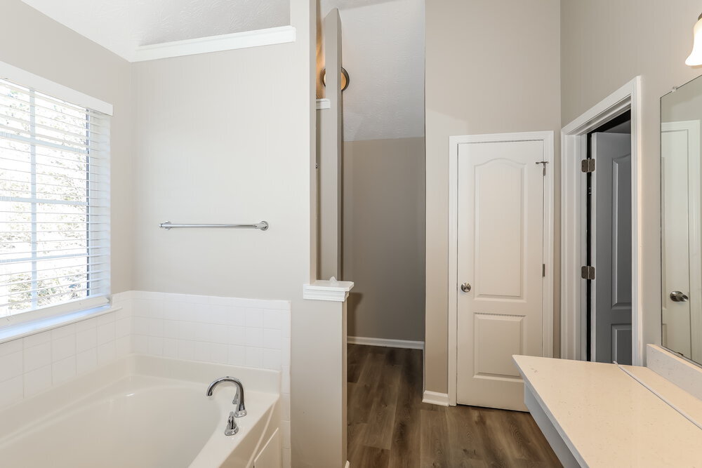 Building Photo - 1365 Camelia St