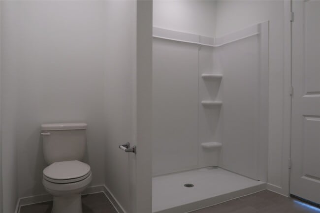 Building Photo - 908 Woodhaven Lks Dr