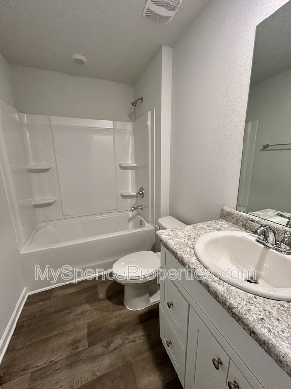 Building Photo - 7789 Pin Oak Dr N