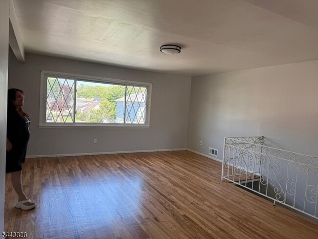 Building Photo - 17 Daka Ct