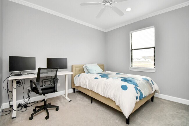 Building Photo - 5443 Kansas St