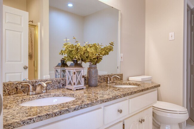 Building Photo - 1000 Eagle Pass Way