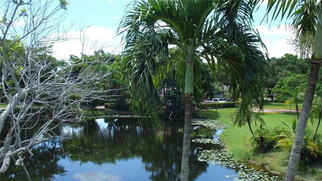 Building Photo - 9000 Jacaranda Ln