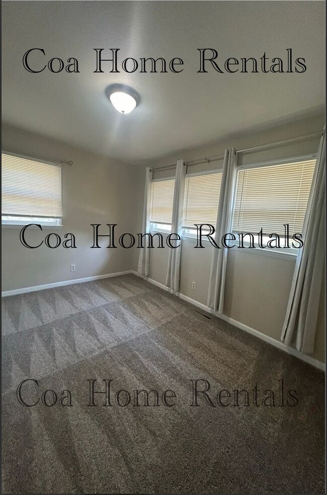 Building Photo - Great East side corner lot home