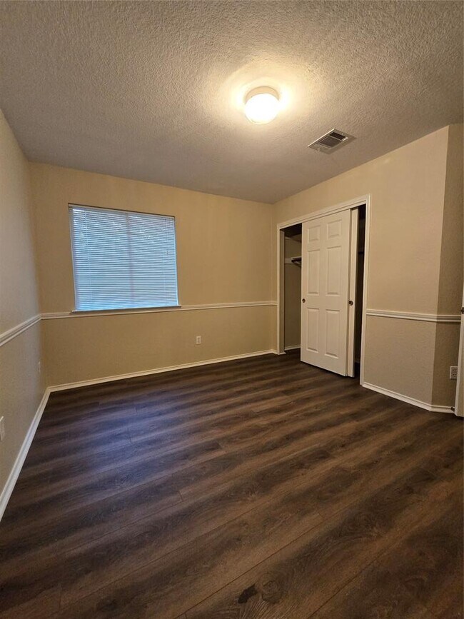 Building Photo - 8309 Dulac Dr