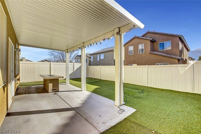 Building Photo - 9353 Black Wolf Ave
