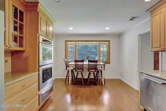 Building Photo - 3 Galewood Dr