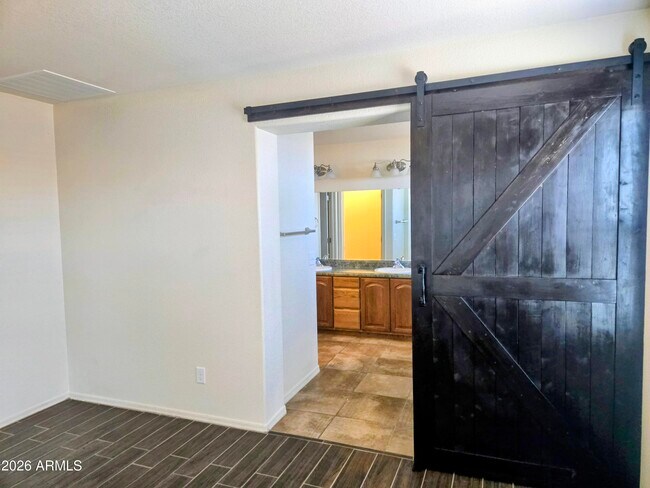 Building Photo - 1229 Questa Ct
