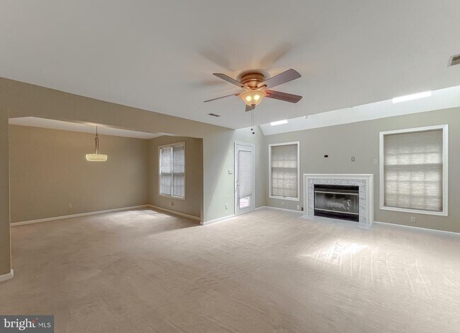 Building Photo - 48170 Livonia Cir