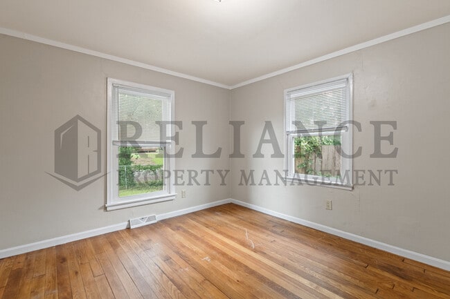 Building Photo - 1523 Matlock Dr
