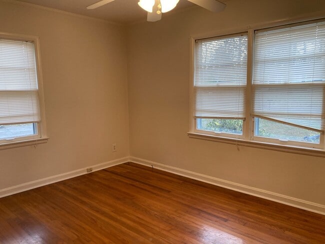 Building Photo - 2/1 Home in Garden Lakes $995.00