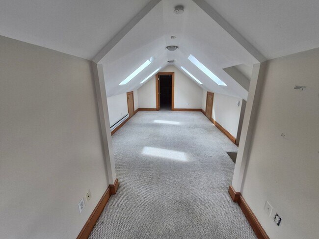 Building Photo - Nice 3 bed in Watertown