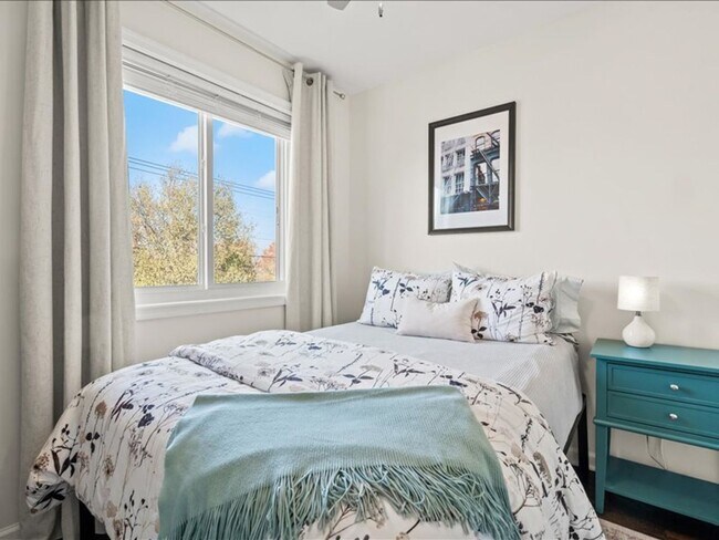 Building Photo - Distinctive Two Bedroom Beauty in Deanwood