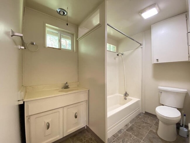 Building Photo - 784 Murphy Creek Rd