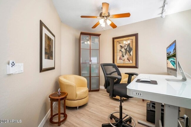 Building Photo - 2019 E Campbell Ave