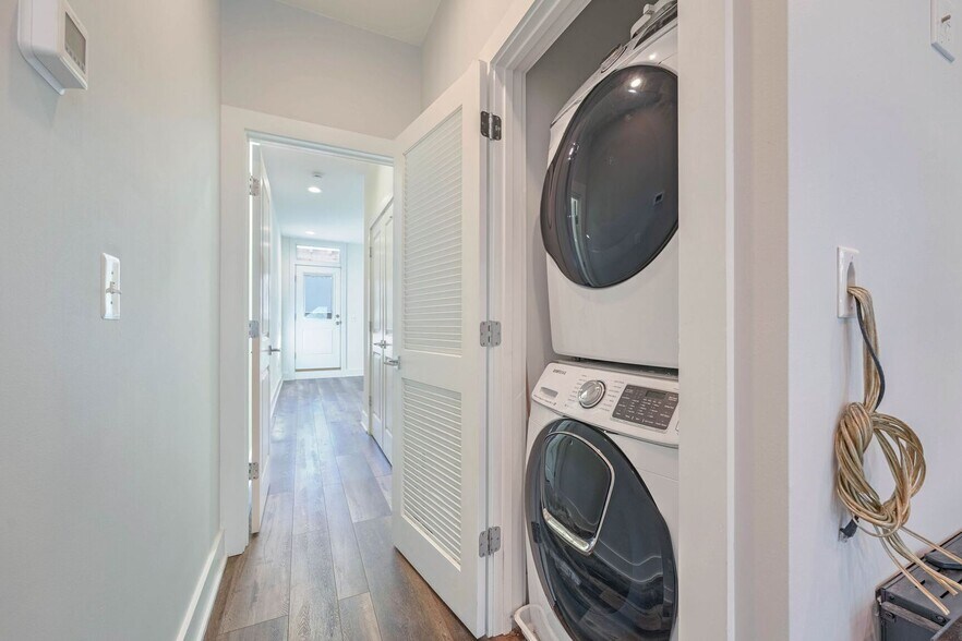 Building Photo - 3453 Holmead Pl NW