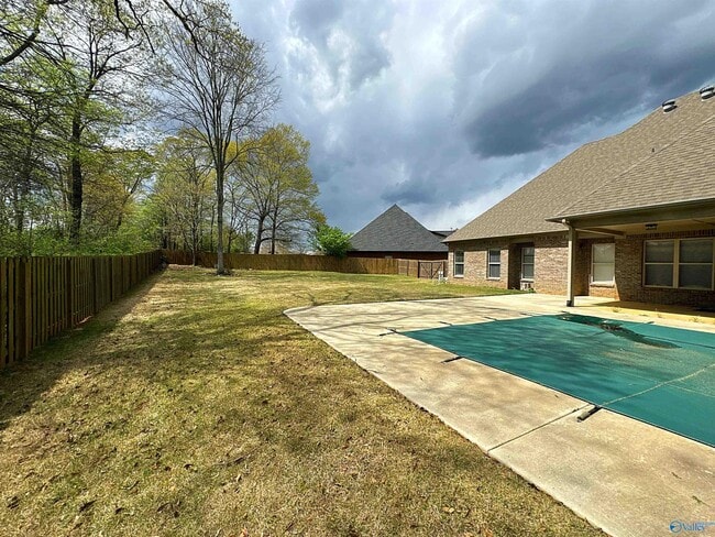 Building Photo - 126 Windridge Way SW