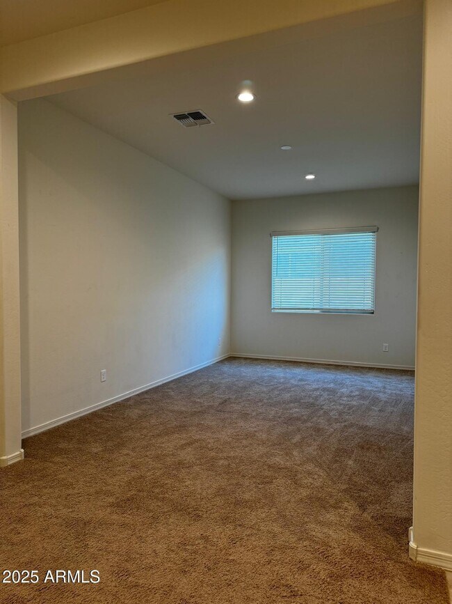 Building Photo - 5526 N 107th Ln