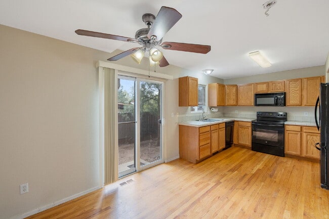Building Photo - Charming 2-Story Home with Fireplace, Gara...