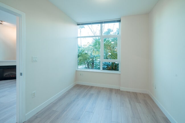 Building Photo - 475 Redwood St