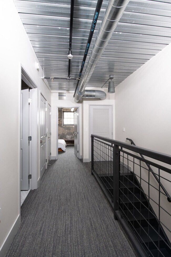 Building Photo - 1009 W Juneau Ave