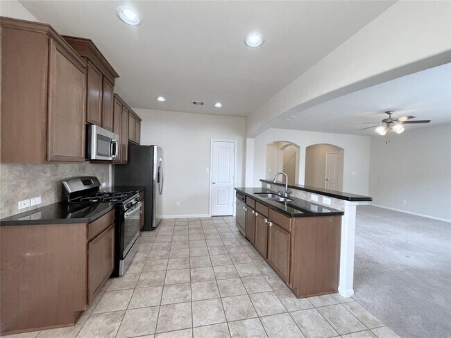 Building Photo - 14239 Oro Valley Dr