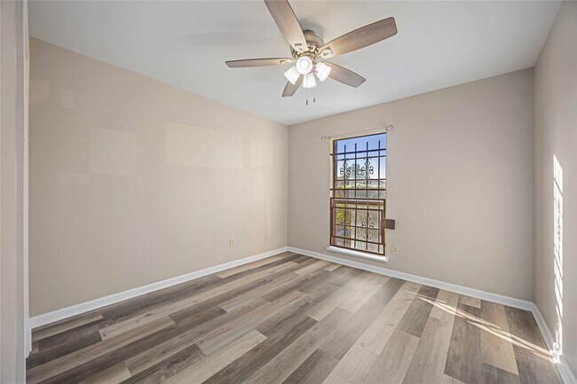 Building Photo - 14515 Merry Meadow Dr