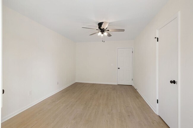 Building Photo - Available now. Water included. RENOVATED 2 BR/1.5 BA Townhouse in the Heart of James Island!