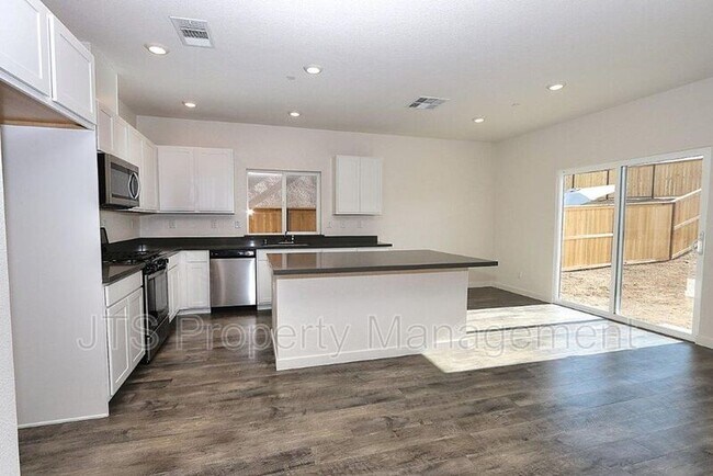 Building Photo - 716 Franklin St