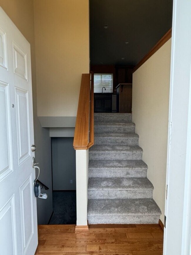 Building Photo - Spacious 5BD/3BTH Everett Home for Lease Near Boeing!