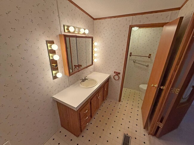 Building Photo - 2900 N Apperson Way