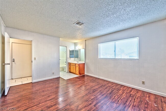 Building Photo - 5198 Greene Ln