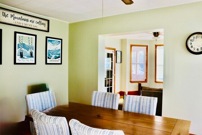 Building Photo - 10 Cushing St