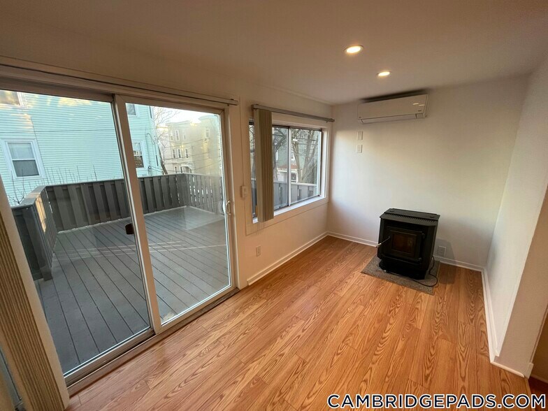 Building Photo - 94 Berkshire St