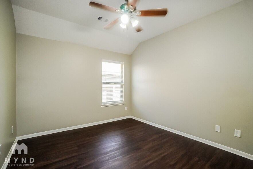Building Photo - 22015 Cascade Hollow Ln